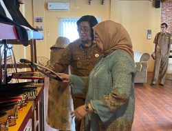 Wakil Bupati Gunung Mas Borong Produk UMKM dan Kerajinan Dekranasda Barito Timur