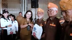 K3S Badung Serahkan Bingkisan Sembako pada 113 Veteran di Mengwi