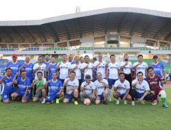 Perkuat Sinergi, Bupati Sidoarjo ajak Anggota Dewan Main Bola