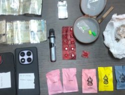 Penggeledahan Five Stars Denpasar, Polisi Menyita Uang Puluhan Juta Hingga Sabu di Bungkusan Rokok