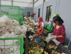 Wali Kota Surabaya Eri Cahyadi Harapkan Sampah Organik Dipisah dari Rumah