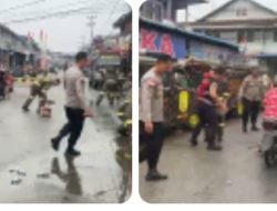 Pasca Kebakaran Pasar Bengkayang, Personil POLRI dan Petugas  Gabungan Bersihkan Lokasi