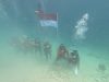Polres Simeulue Gandeng SAR dan LSM, Sukseskan Pengibaran Bendera Bawah Laut di HUT Ke-81 RI