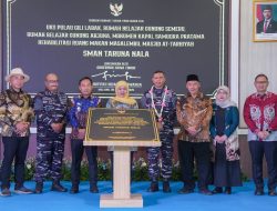 Gubernur Jatim Resmikan Fasilitas SMAN Taruna Nala dan Beri Penghargaan Siswa Berprestasi Internasional