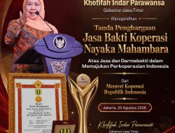 Gubernur Jatim Terima Penghargaan Jasa Bakti Koperasi Nayaka Mahambara sebagai Pelopor Pembinaan Koperasi Sehat, Mandiri dan Berdaya Saing