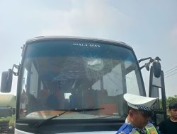 Kena Teror Tol KM 56 Saat Kawal Posko Logistik, Mas Botok Tegaskan 4 Bus Donasi Tetap Gratis