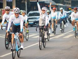 Kayuh Semangat Kemerdekaan, Pemred hingga Atlet Ramaikan Komdigi Merdeka Ride