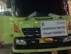 Kontraktor Ditegur Gara-gara Catut Nama Kantor Dinas Pemkot Surabaya di Truk Proyek