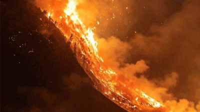 Bromo Masih Membara, 520 Hektare Lahan Terbakar, Tiga Helikopter Water Bombing Dikerahkan