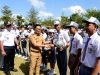 Tanamkan Budaya Tertib Lalu Lintas, Bupati Badung Bagi-Bagi Helm di SMAN 2 Abiansemal