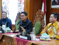 Gandeng ITS Surabaya, Pemkab Badung Rilis AMDK Botol Kaca Baliss Ramah Lingkungan