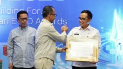 Padang Pariaman Sabet Dua Penghargaan Digitalisasi Keuangan Daerah, 600 Kolektor PBB Sudah Pakai QRIS