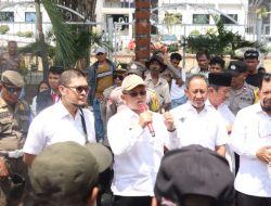 Barcode Solar Bermasalah, Ratusan Sopir Kontainer Demo di Kantor Gubenur Sulteng
