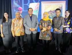 Pembukaan Pameran Tunggal Lukisan SBY di Surabaya Disaksikan Khofifah, Emil Dardak, Arumi dan M. Nuh