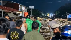 Galodo Terjang Pusat Pemerintahan Kabupaten Solok, Jalan Solok-Padang Lumpuh
