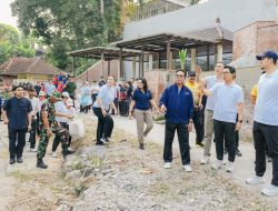 Pimpin Aksi Bersih di Area Puspem Badung, Bupati Adi Arnawa Bumikan Jana Kerthi Jelang Tumpek Wayang