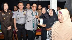 Wujudkan Ekonomi Produktif, BAZNAS Salurkan Bantuan Rp1,5 Juta untuk 60 Pedagang Pasar