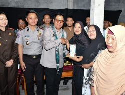 Wujudkan Ekonomi Produktif, BAZNAS Salurkan Bantuan Rp1,5 Juta untuk 60 Pedagang Pasar