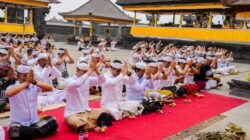 Sekda Badung Ikuti Bhakti Penganyaran di Pura Kahyangan Jagat Pasar Agung Besakih, Giri Tohlangkir
