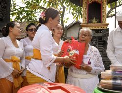 Wujud Tri Hita Karana, WHDI Badung Gelar Aksi Sosial dan Penghijauan di Pura Sada Kuta