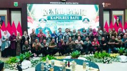 Apresiasi untuk AKBP Aris Purwanto, Pemkot Batu Anugerahkan Lencana Emas Kehormatan